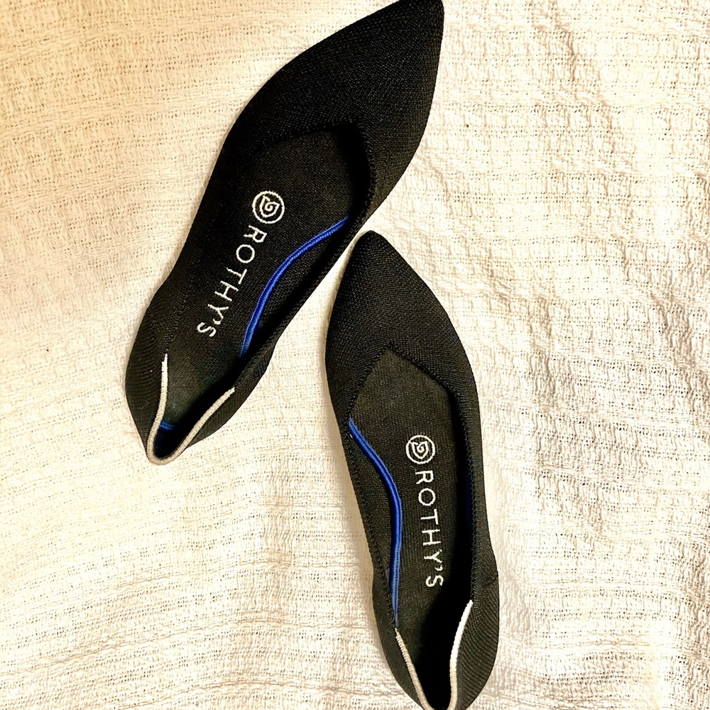 🌸🌸🌸🌸Rothy's Black Ballet Flats in a Sleek Minimalist Design